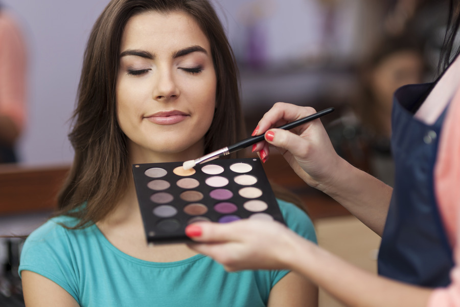 Career in Makeup | Become a Freelance Makeup Artist